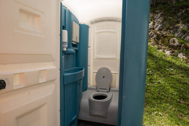 Best Portable bathroom rental  in Walkerton, IN
